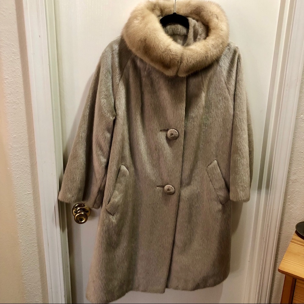 Vintage Brazotta faux fur coat with mink collar - Beautiful condition